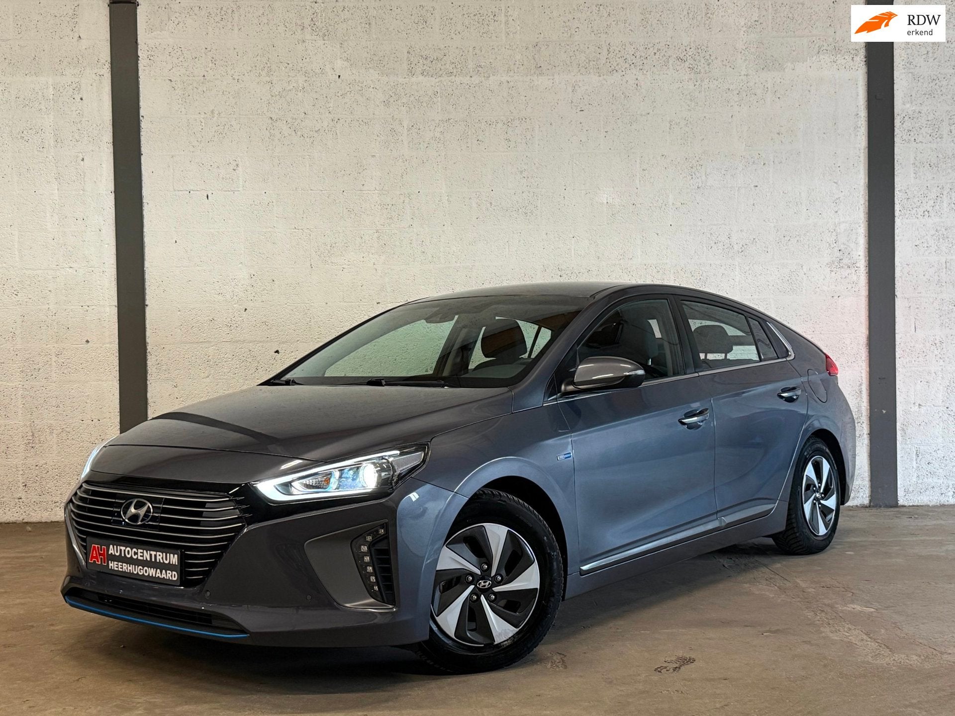 Hyundai IONIQ 1.6 GDi Hybride Aut|Navi|Infinity|Camera|Deale, Stof, Gebruikt, Bedrijf, IONIQ
