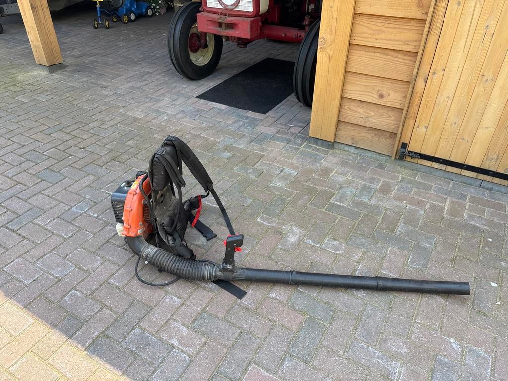 Husqvarna 141B Ruggedragen Bladblazer - Benzine, Ophalen, Zo goed als nieuw, Benzine, Ruggedragen