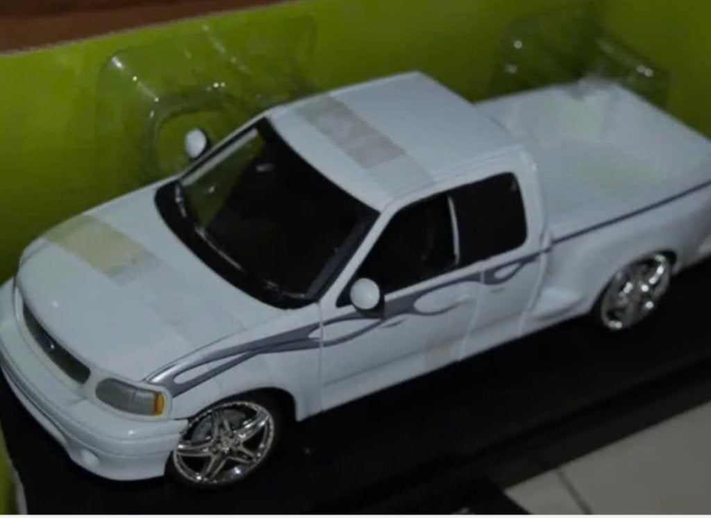 1:18 FORD F150 PICK UP SLAMMED ERTL NIEUW!! in doos WRH, Verzenden, Nieuw, Auto, ERTL