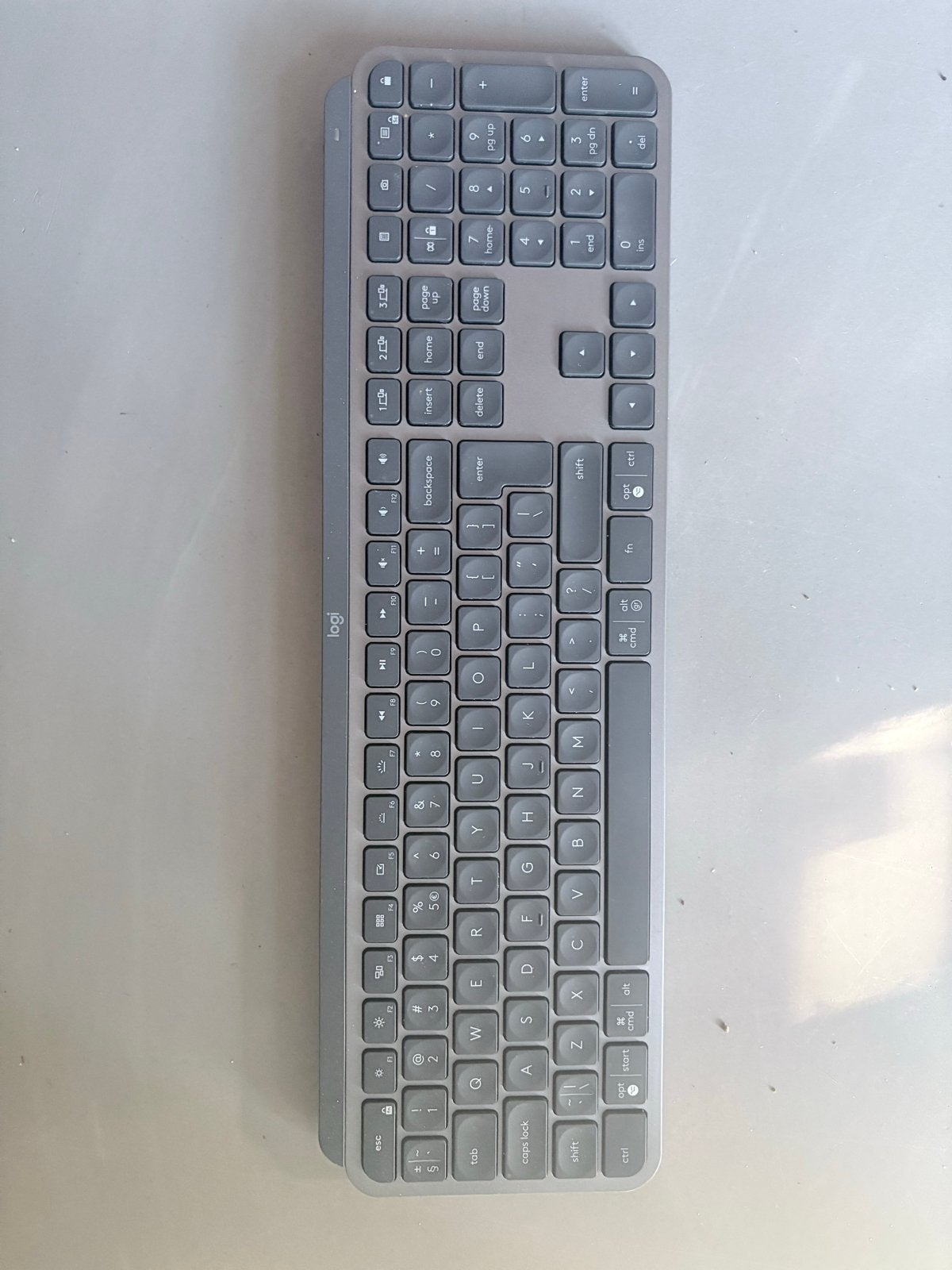 Logitech Toetsenbord - Comfortabel en Efficiënt, Computers en Software, Toetsenborden, Ophalen, Gebruikt, Draadloos, Qwerty