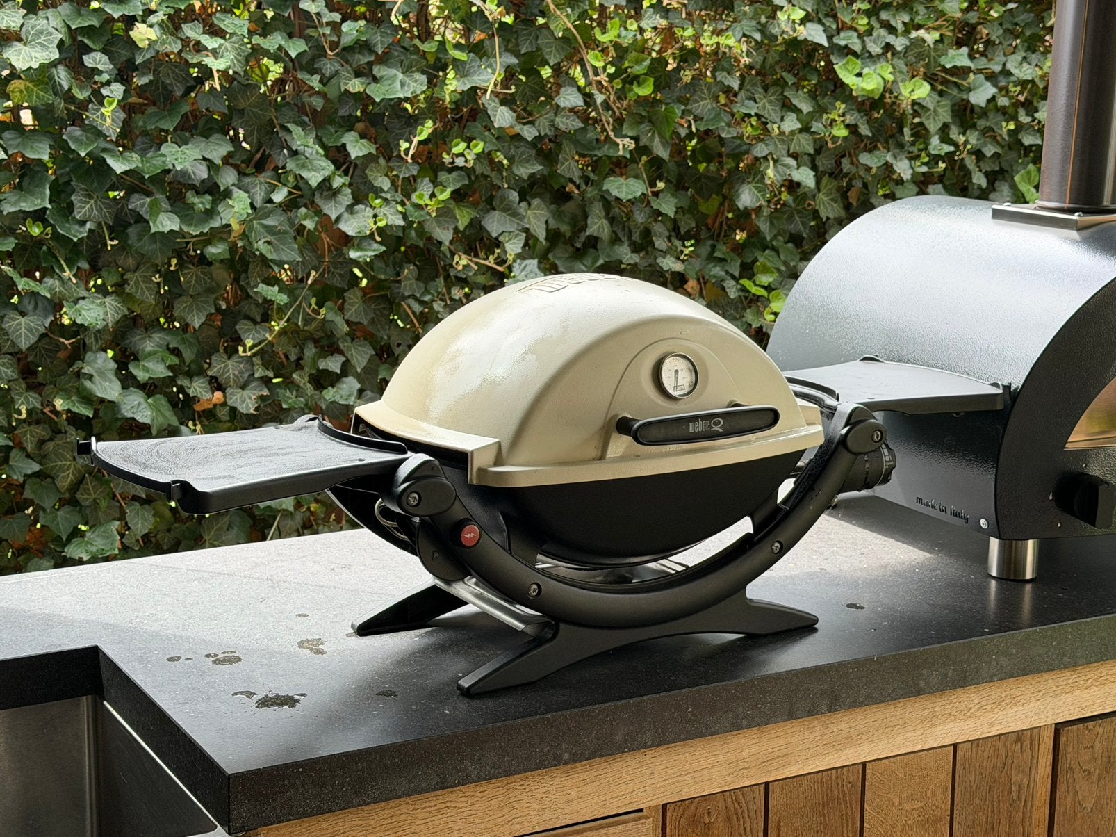 Gratis Weber gas bbq Q120 barbeque, Tuin en Terras, Buitenkeukens, Ophalen, Gebruikt, Gas, Vrijstaand