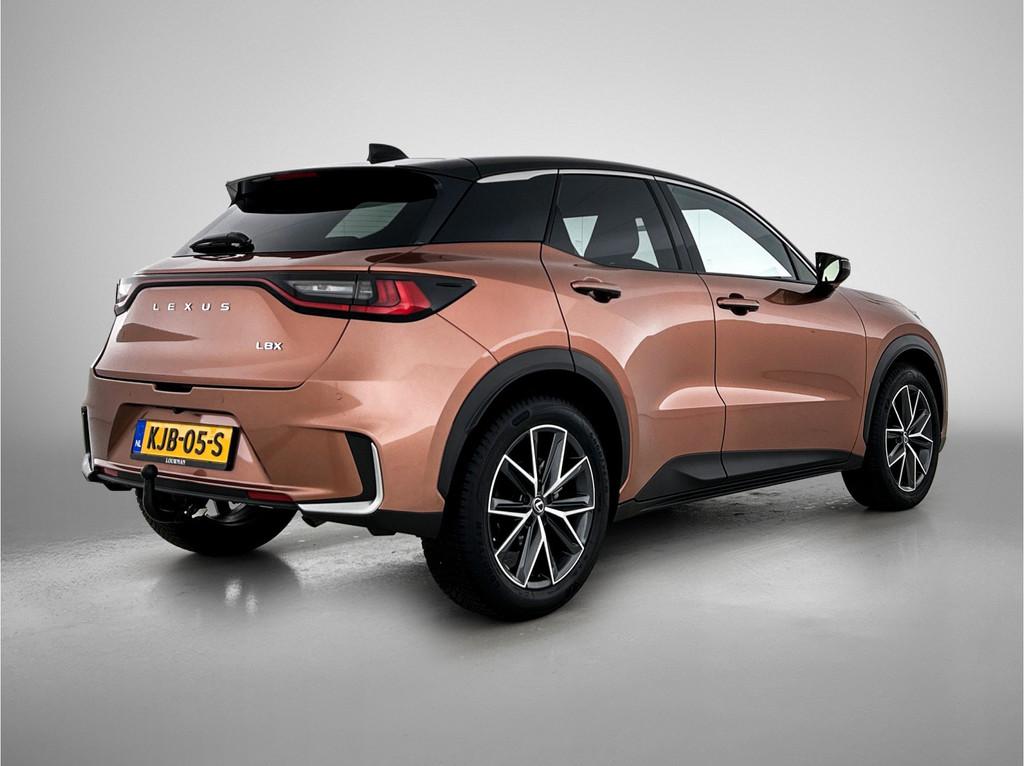Lexus LBX Cool 2WD | Trekhaak | Stoelgeheugen | Carplay |, 12 maanden, 136 pk, Gebruikt, 1490 cc