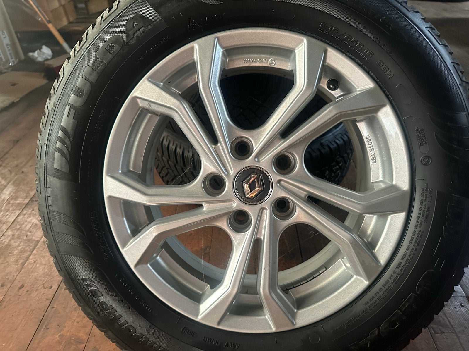 Bijna nieuwe winterbanden Renault Captur vanaf 2019, Ophalen, 16 inch, Banden en Velgen, Winterbanden