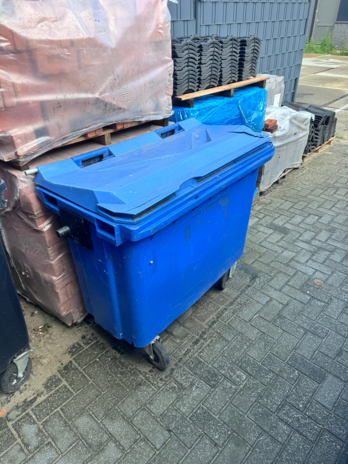 Rolcontainer, Ophalen, Gebruikt