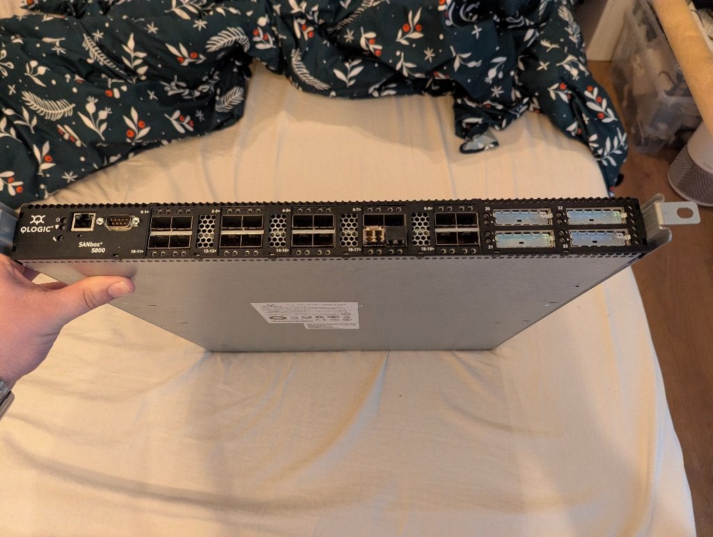 QLogic SANbox 5800 Fibre Channel Switch | 2 stuks aanwezig, Ophalen, Zo goed als nieuw