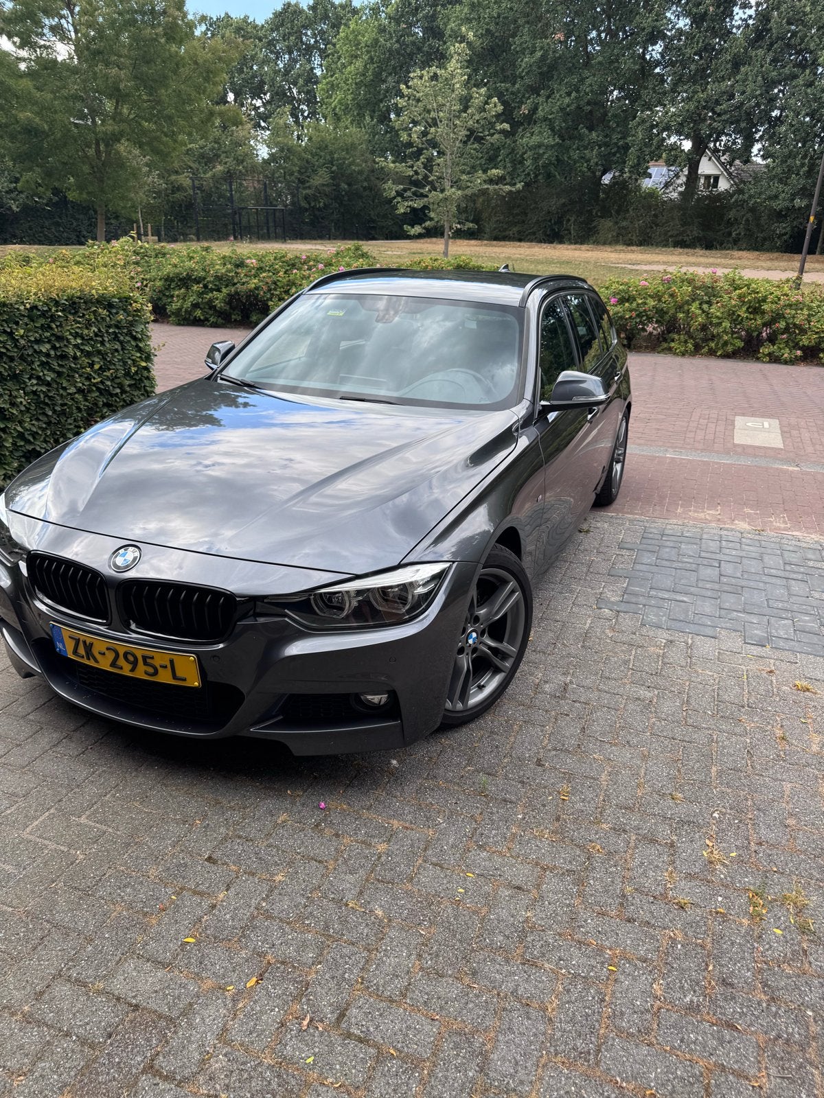 BMW 330i Touring M Sport  | Orig. NL | Zeer compleet | 2 eig, Auto's, Achterwielaandrijving, 1800 kg, Zwart, 4 cilinders
