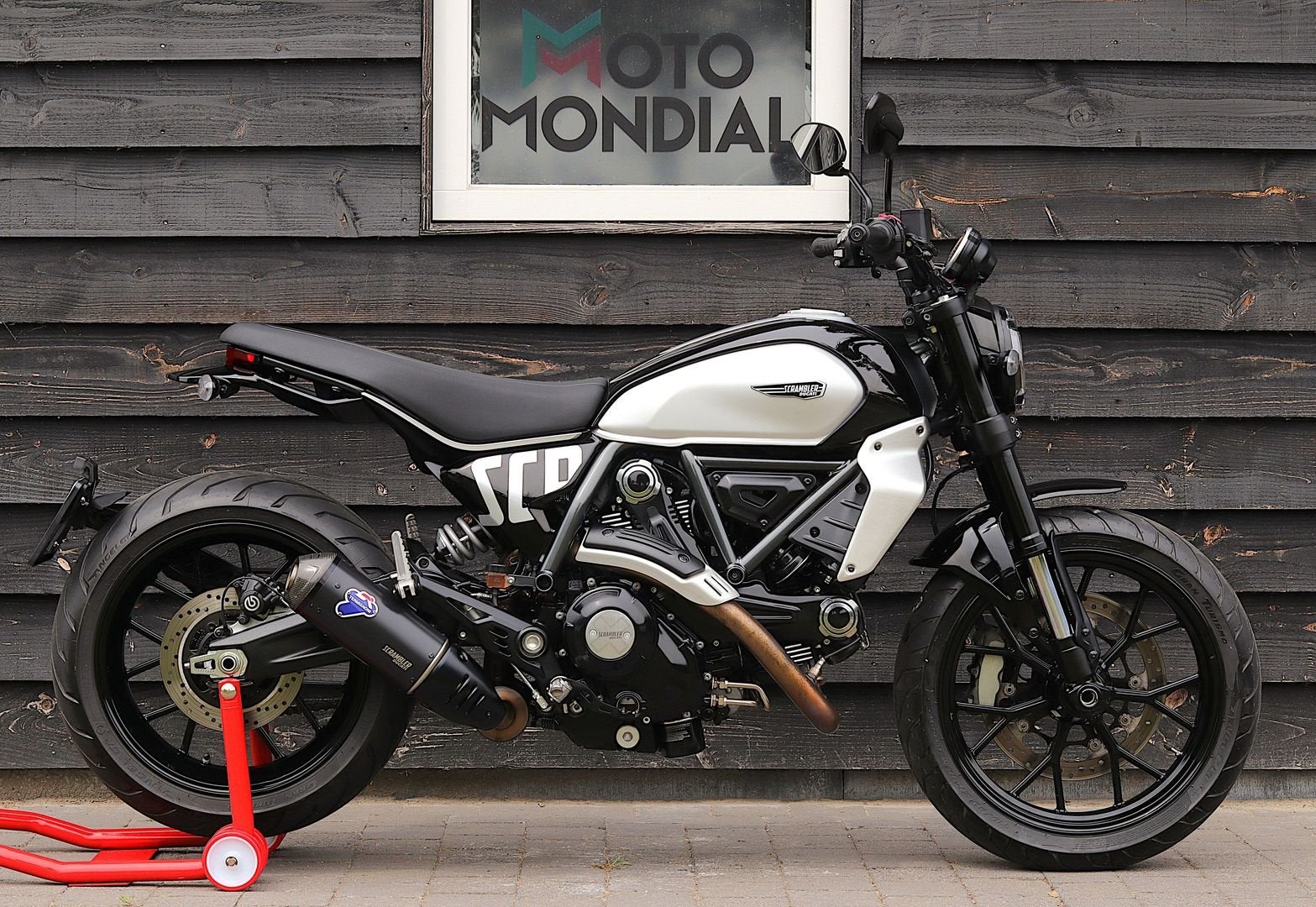 DUCATI SCRAMBLER ICON (bj 2024) Termignoni, DUCATI, 2 cilinders, Bedrijf, Onbekend