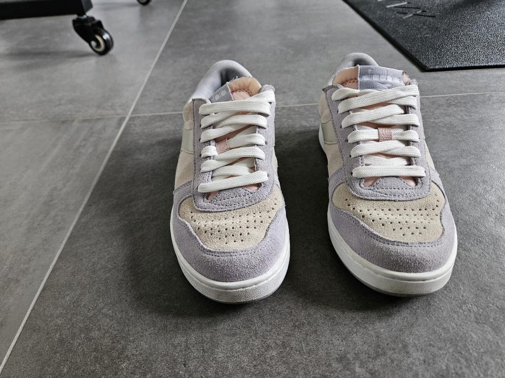 Diadora Magic Basket sneakers maat 37, Kleding | Dames, Schoenen, Diadora, Wit, Ophalen of Verzenden, Sneakers of Gympen