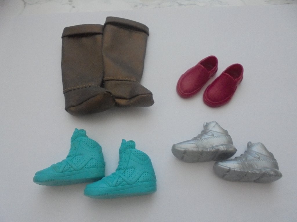 barbie ken schoenen 4 paar nieuw, Kinderen en Baby's, Ophalen of Verzenden, Nieuw, Barbie
