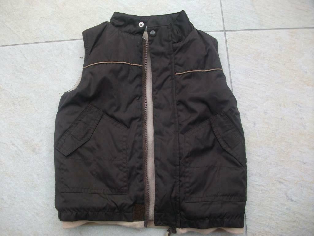 Feetje bodywarmer donker bruin ZGAN dik gevoerd maat 74 jas, Kinderen en Baby's, Babykleding | Maat 74, Ophalen of Verzenden, Zo goed als nieuw