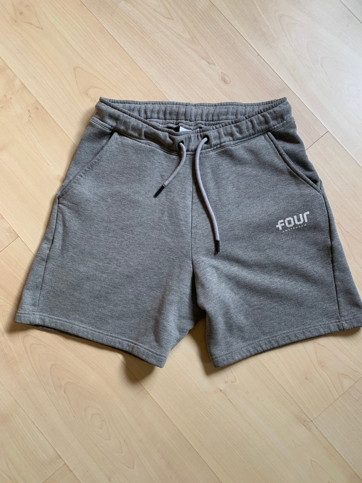 Four korte broek, Ophalen, Gedragen, Maat 46 (S) of kleiner, Grijs