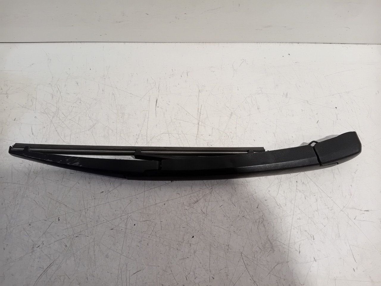 Ruitenwisserarm achterruit Kia Stonic, Onderdelen@venauto.nl, Van der Ven Autorecycling B.V., Ettenseweg 76, 4706 PB Roosendaal, The Netherlands