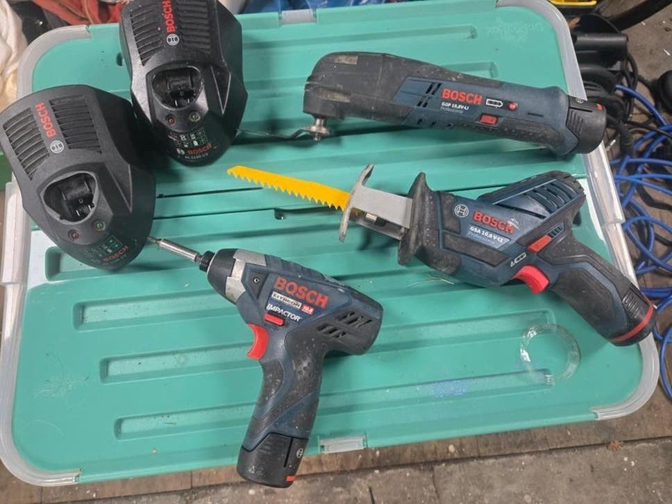 Bosch 10.8V Accu Gereedschap Set (3 machines + 2 laders), Doe-het-zelf en Verbouw, Gereedschap | Boormachines, Ophalen of Verzenden