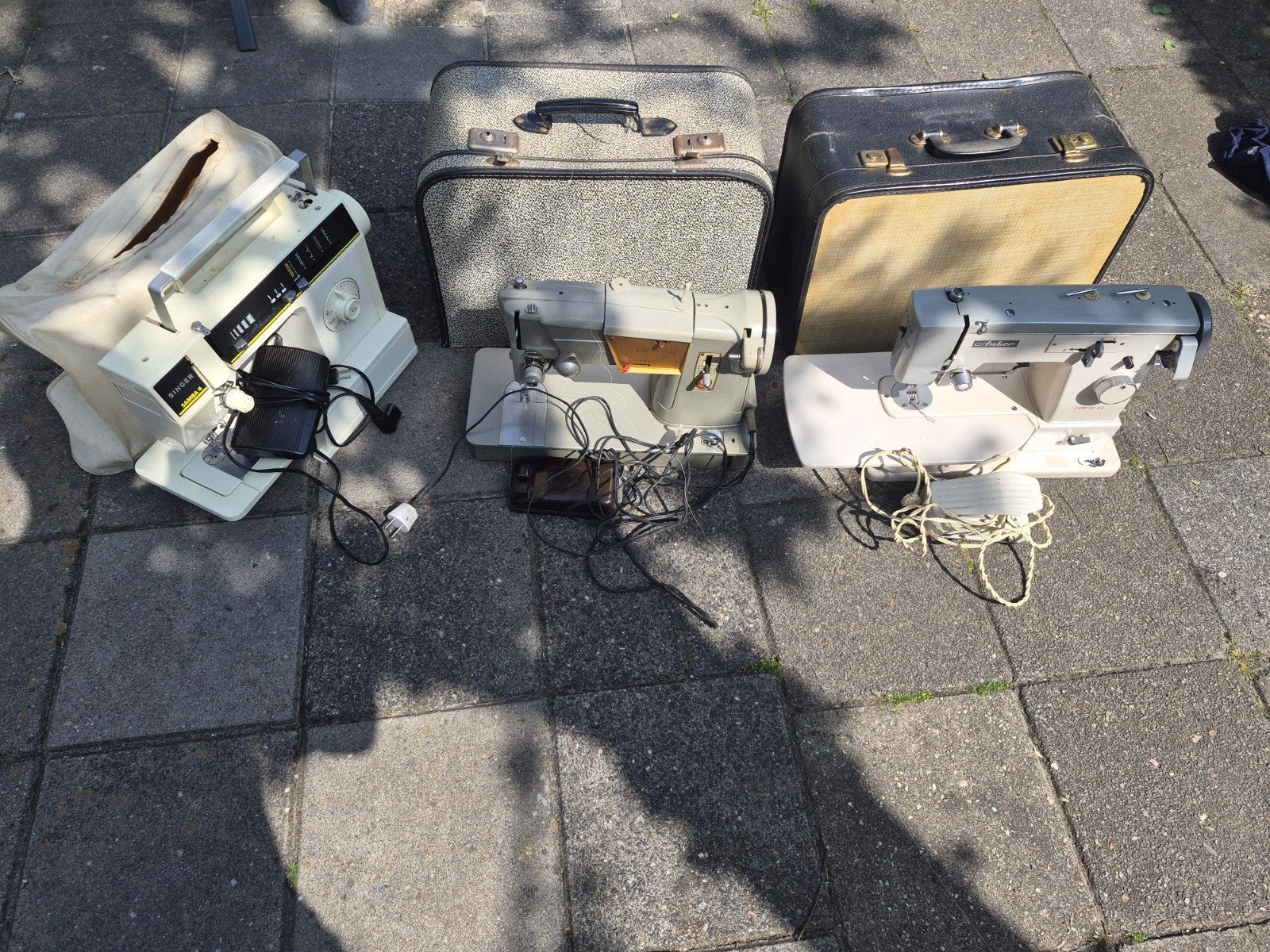 Partij van 3 vintage naaimachines (Singer, Anker), Hobby en Vrije tijd, Naaimachines en Toebehoren, Ophalen