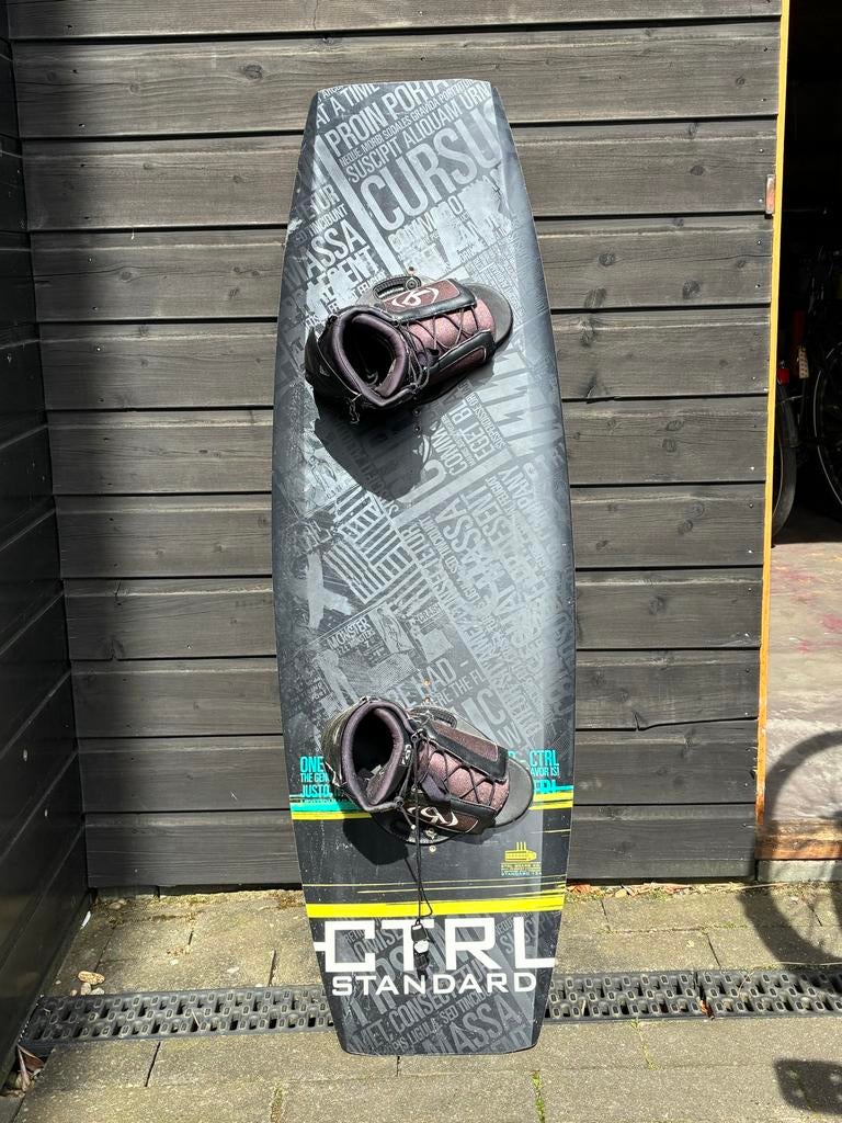 CTRL Wakeboard - Geschikt voor volwassenen en kinderen, Watersport en Boten, Wakeboarden, Ophalen, Gebruikt, Board
