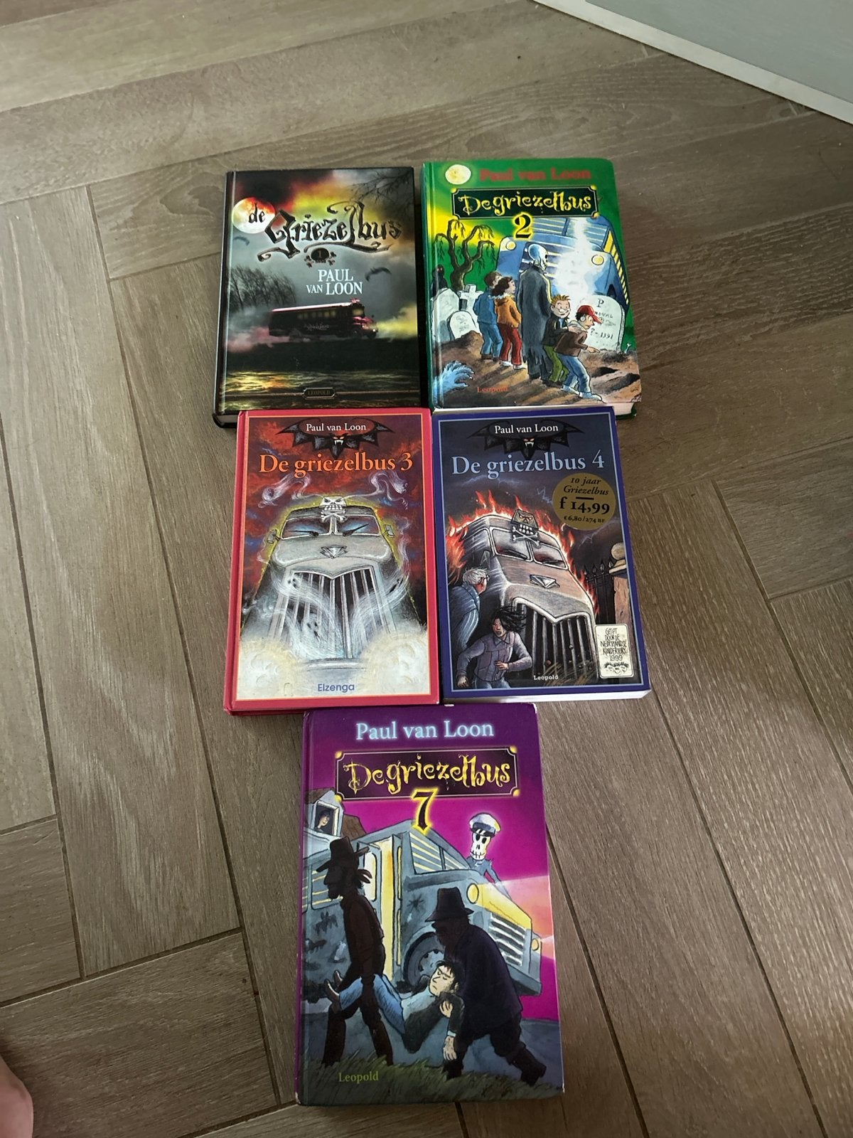 De Griezelbus boekenreeks - Paul van Loon (5 boeken), Ophalen of Verzenden, Gelezen, Fictie