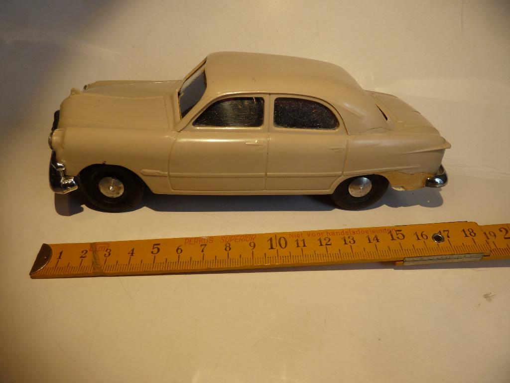AMT: 1950   FORD PROMO CAR   1:25   (18 cm.) UURWERK WERKT, Ophalen of Verzenden