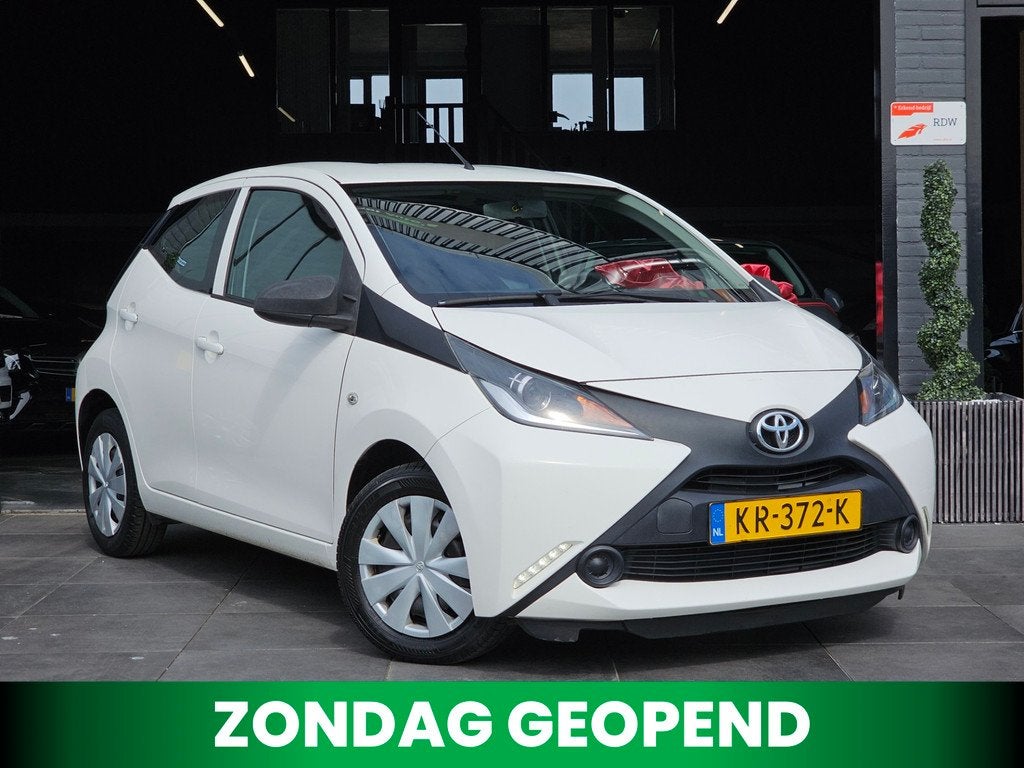 Toyota Aygo 1.0 VVT-i x-now|Airco|El Ramen|LED|NAP|APK, Voorwielaandrijving, Stof, Gebruikt, Met garantie (alle)
