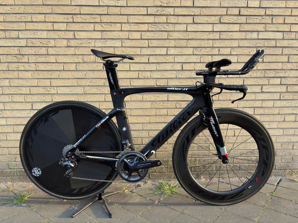Wilier Twin Blade Time Trial M 54 Di2 11‑speed Zipp, 28 inch, Gebruikt, Carbon, Velgrem