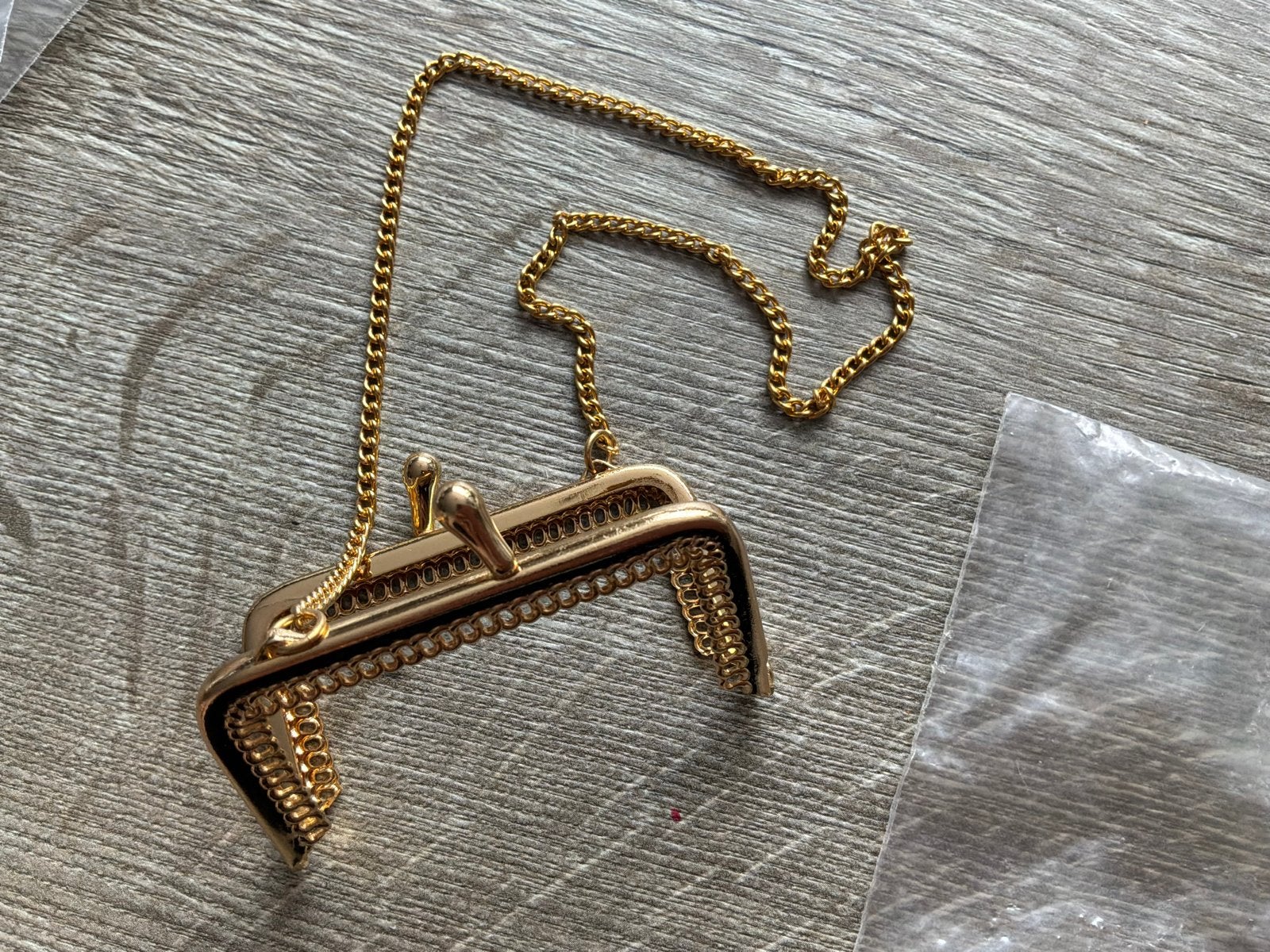 Gouden beugel voor tas of portemonnee te maken met ketting, Ophalen, Zo goed als nieuw