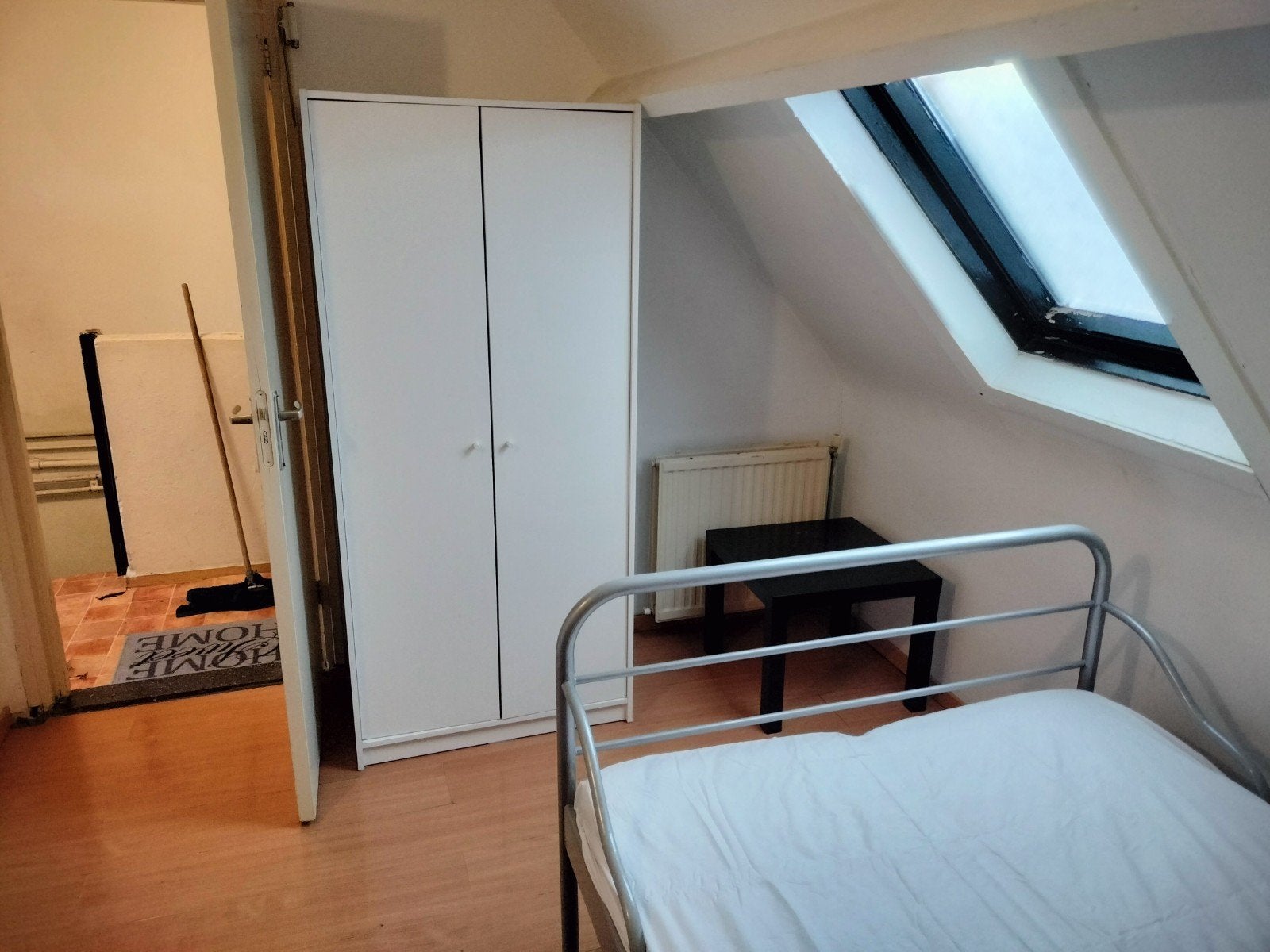 ZOLDER KAMER TE HUUR IN EINDHOVEN PER DIRECT, Huizen en Kamers, Kamers te huur, Eindhoven