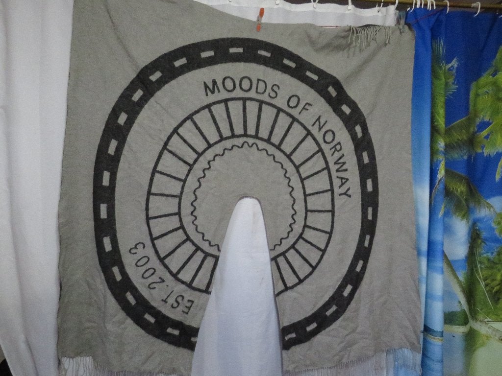 zwart grijze wollen poncho 137 cm x 145 cm Moods of Norway, Moods of Norway, Ophalen of Verzenden, Gedragen, Grijs
