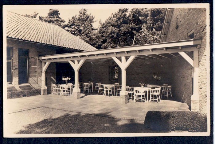 Bilthoven, Berg en Bosch, Zitje bij conversatiezaal. 1953., Ophalen of Verzenden, 1940 tot 1960, Gelopen, Utrecht