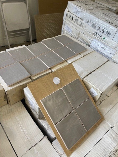 Wandtegel 13x13 Taupe — Handgemaakte look | €29,95 p/m², Tuin en Terras, Tegels en Klinkers, Keramiek, Overige typen, Nieuw, Ophalen of Verzenden