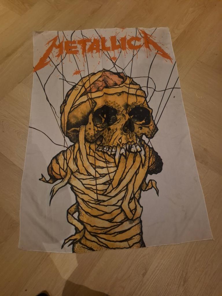 Metallica vlag, Ophalen
