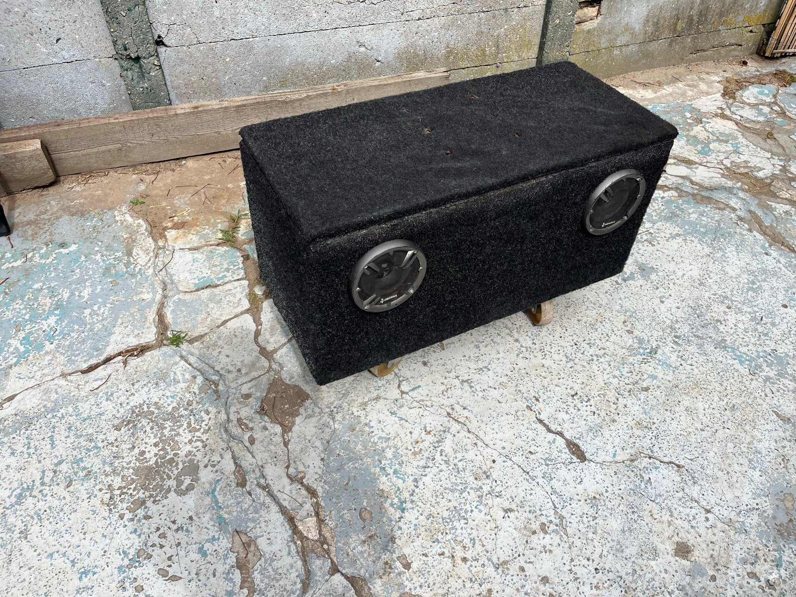 Subwoofer kist met ingebouwde speakers en subwoofer, Ophalen, Gebruikt
