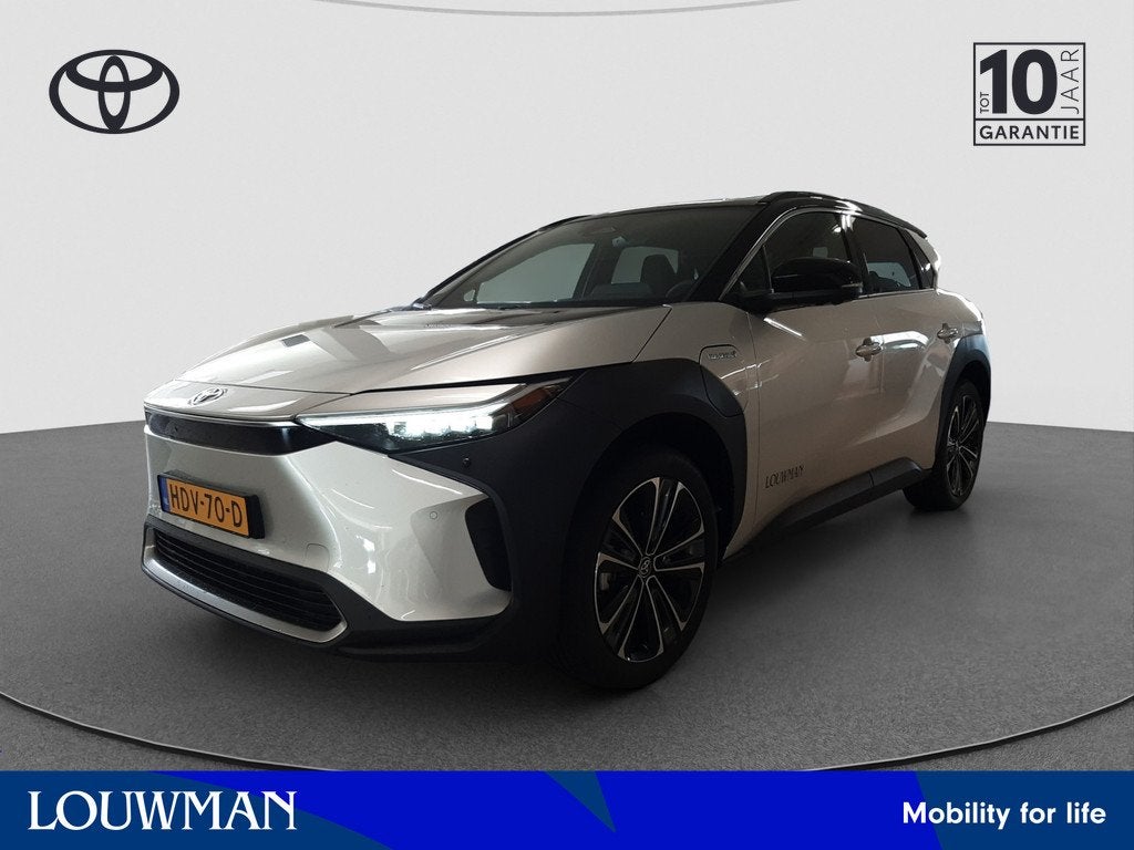 Toyota Bz4x Premium 4WD 71 kWh Panoramadak | BTW voertuig |, Auto's, Toyota, Automaat, 12 maanden, Gebruikt, 750 kg