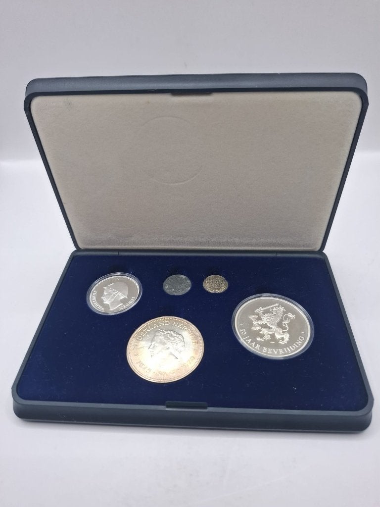 Prachtige en complete 'Bevrijdingscollectie 1945–1995, Setje, Koningin Beatrix, Zilver, Overige waardes