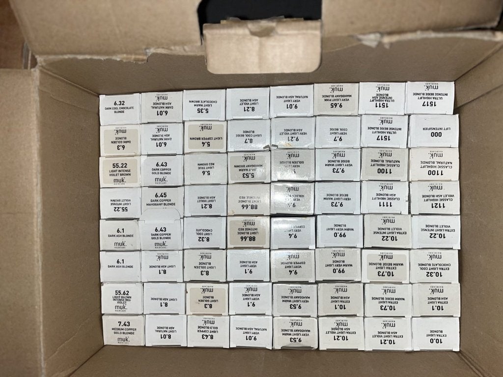 muk. Hybrid Cream Color haarverf - doos 65 tubes, Ophalen of Verzenden, Nieuw, Overige typen