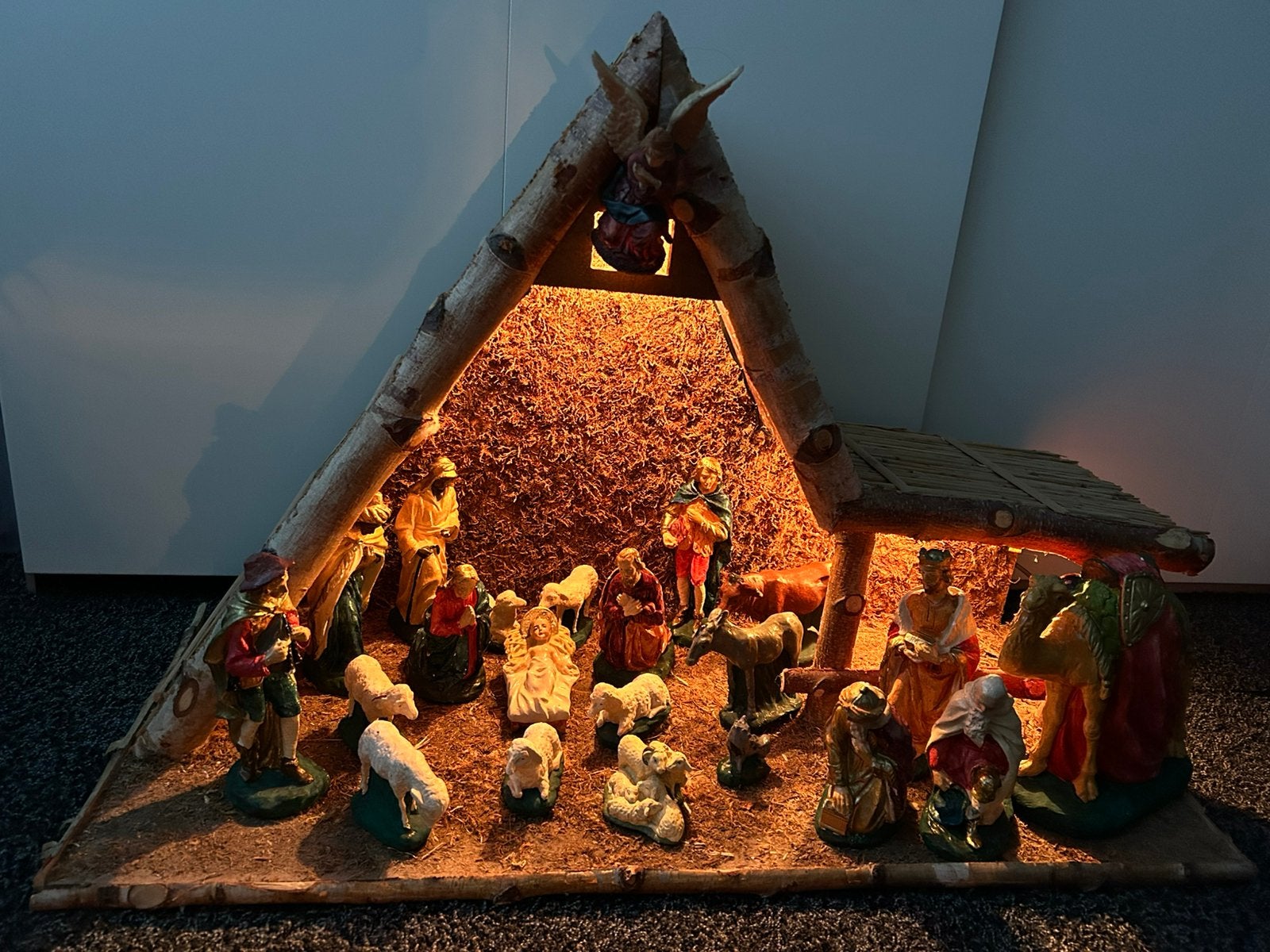 Kerststal met verlichting en beeldengroep, Diversen, Ophalen, Gebruikt