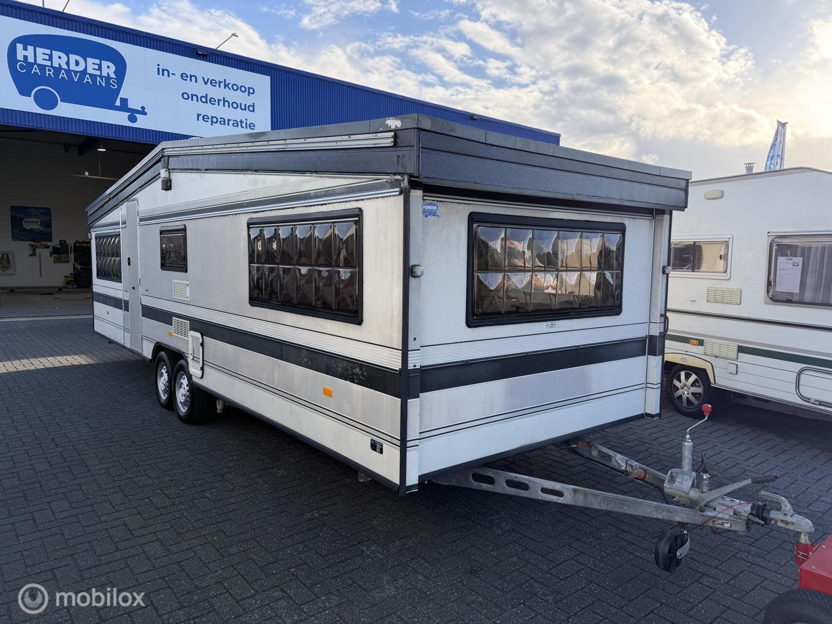 Hobby Landhaus 750 Bouwjaar 1990, Caravans en Kamperen, Bedrijf, 750 - 1000 kg, Hobby