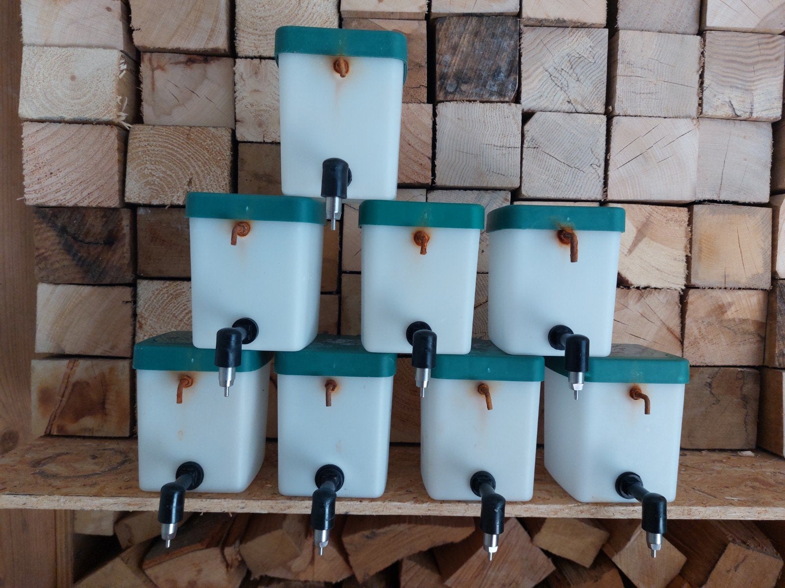 8 drinkkannen voor 10.=, Dieren en Toebehoren, Ophalen, Gebruikt, Kunststof, Broedkooi of Kweekkooi