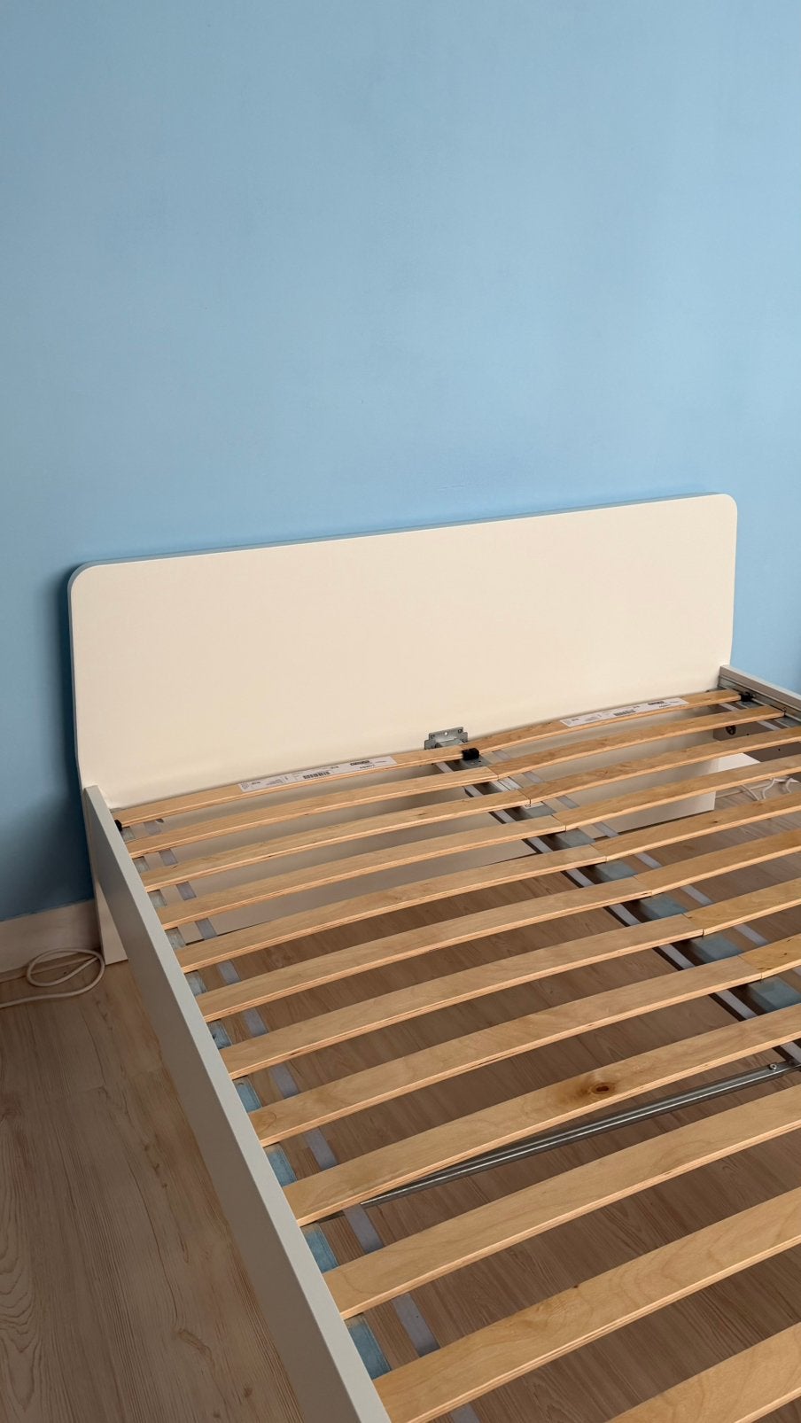 ASKVOLL IKEA Bed 140x200 cm, Ophalen, Wit, Tweepersoons, 140 cm