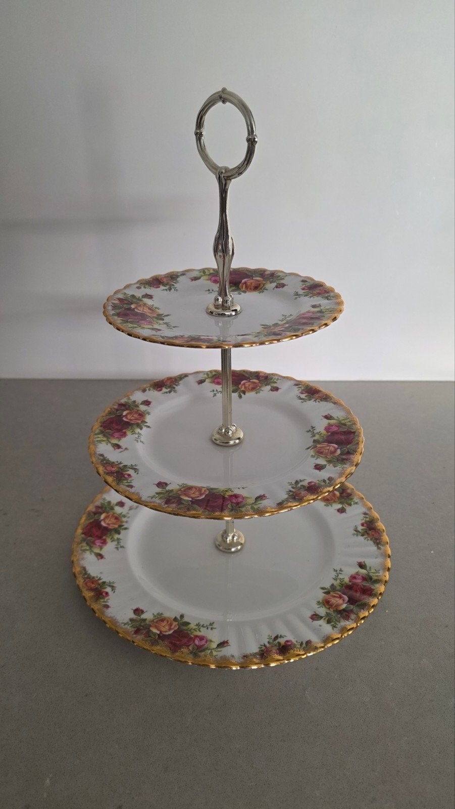 Royal Albert Old Country Roses etagere 3-laags, Klassiek, Overige typen, Ophalen of Verzenden, Zo goed als nieuw