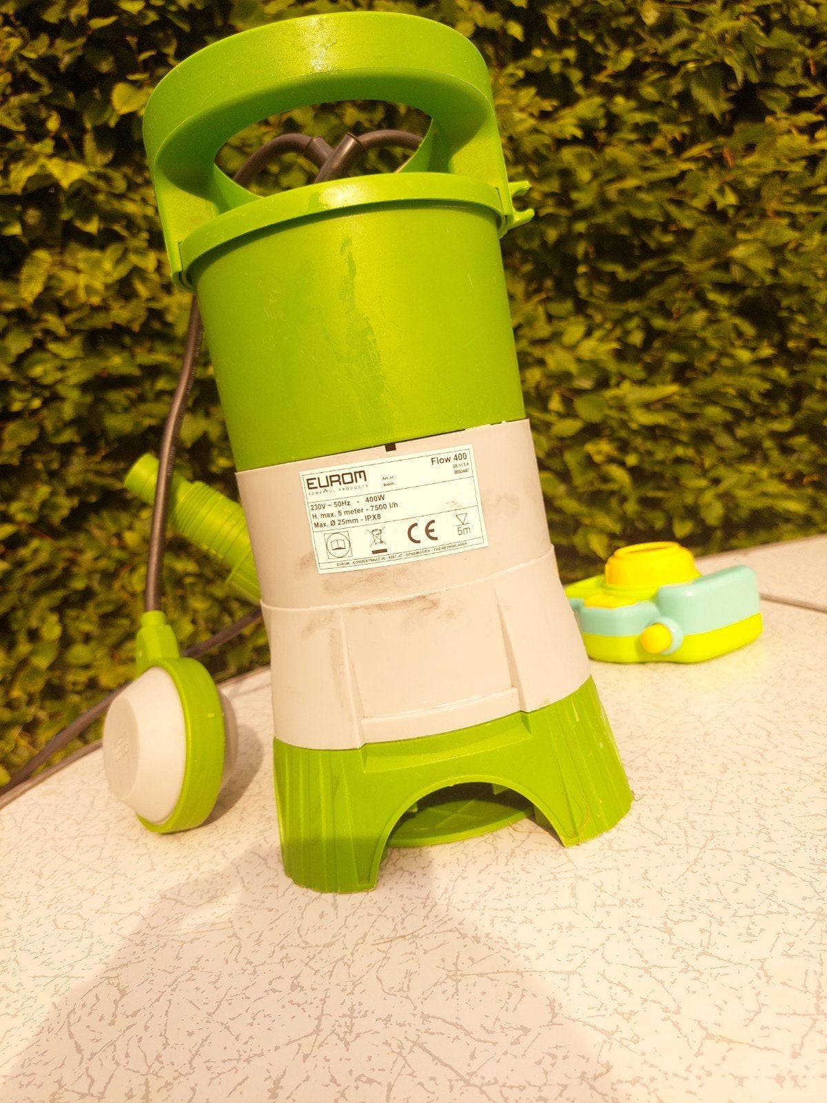 Eurom Flow 400 Dompelpomp - Lichtjes beschadigd, Ophalen of Verzenden, Gebruikt, Elektrisch, Dompelpomp