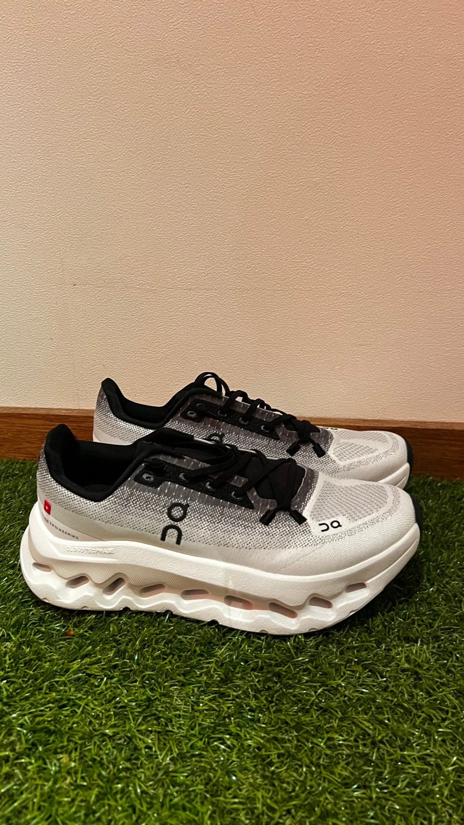 ON CLOUDTILT maat 43 nieuw, Sport en Fitness, Loopsport en Atletiek, Ophalen of Verzenden, Nieuw, Hardloopschoenen, Overige merken