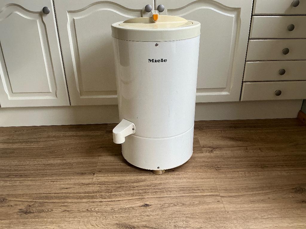 CENTRIFUGE.      MIELE, Witgoed en Apparatuur, Wasdrogers, Gebruikt, Minder dan 85 cm, Overige typen, Ophalen of Verzenden
