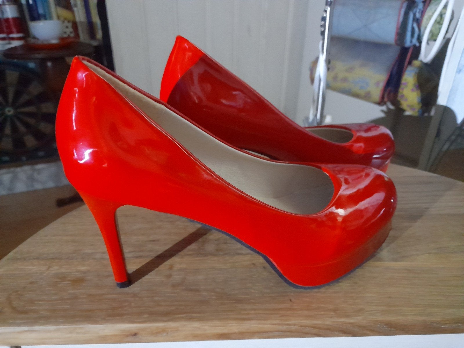 Lak rode pumps,  maat 40 NIEUW!!, Kleding | Dames, Pumps, Nieuw, Ophalen of Verzenden, Merkloos
