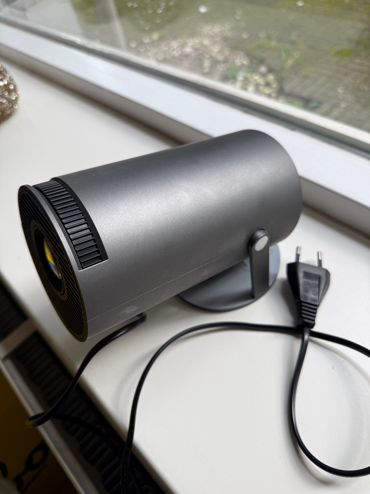 Compacte LED Beamer op Wifi & Bluetooth! Met HDMI en USB, Ophalen of Verzenden, Zo goed als nieuw, LED, Overige resoluties