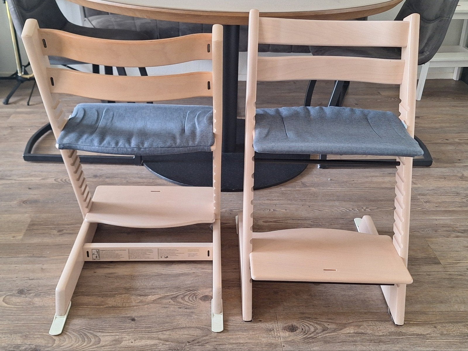 2 Stokke Tripp Trapp stoelen met kussens (prijs per stuk), Kinderen en Baby's, Kinderstoelen, Ophalen, Gebruikt, Meegroeistoel