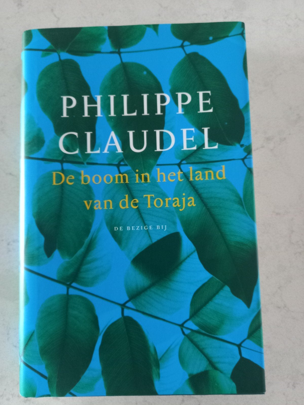 De boom in het land van de Toraja - Philippe Claudel, Ophalen of Verzenden, Zo goed als nieuw, Philippe Claudel, Europa overig