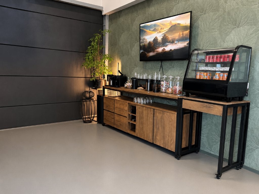 Kappersinrichting | industrieel | teakhout | salonmeubels, Ophalen