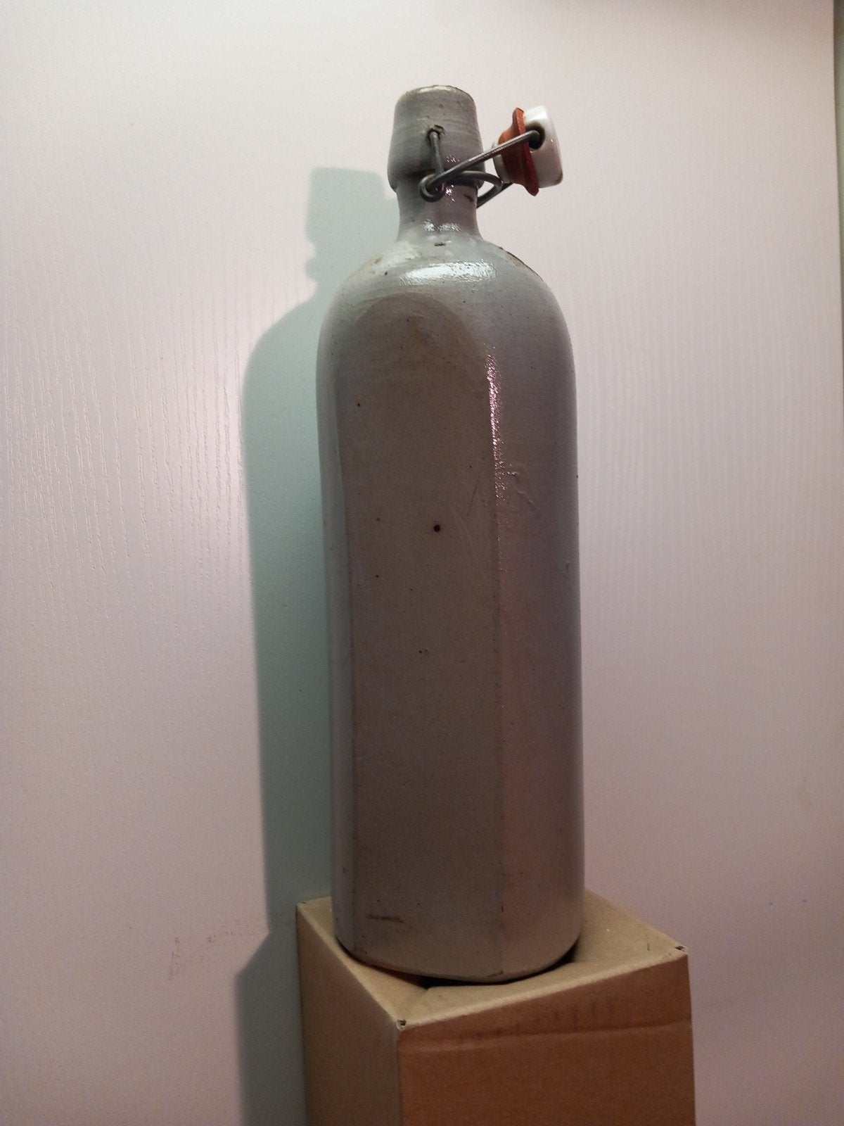 Vintage Grijze Kruik met Beugeldop - 30 cm Hoog, Antiek en Kunst, Ophalen of Verzenden