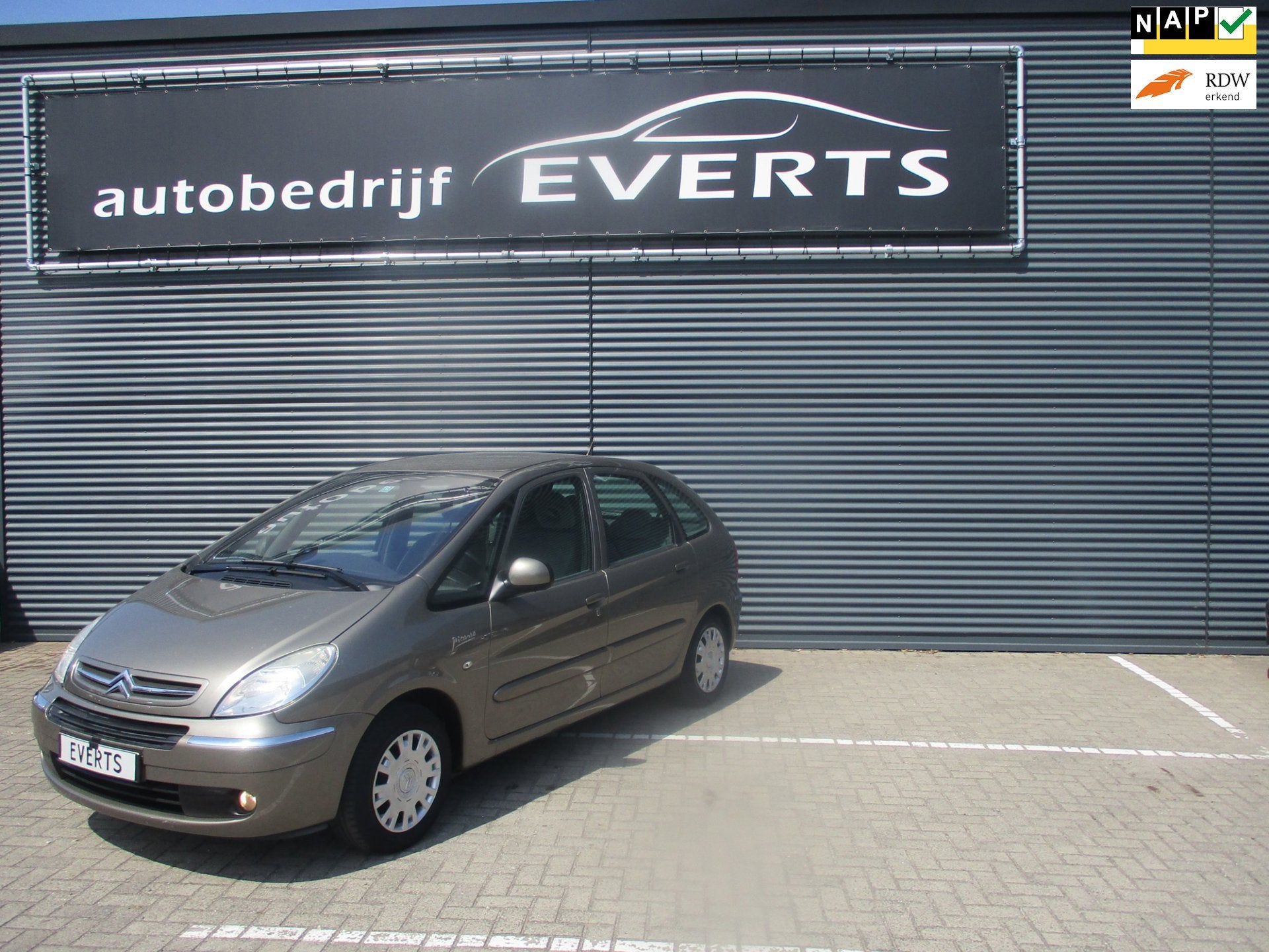 Citroen Xsara Picasso 1.6i-16V Image Clima recent distributi, Voorwielaandrijving, 4 cilinders, Bruin, Handgeschakeld
