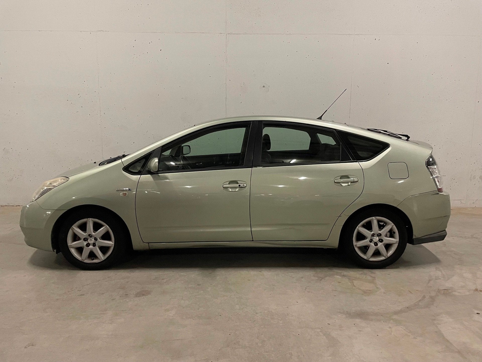 Toyota Prius 1.5 VVT-i Business Edition Navi PDC Clima Cruis, Gebruikt, 4 cilinders, 23 km/l, Origineel Nederlands