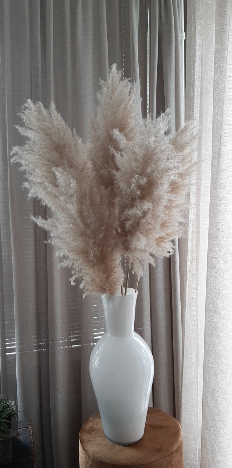 Super mooie hoge vaas wit melkglas 55x25 cm, Ophalen, Wit, 55 cm, Glas